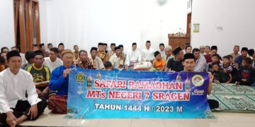 MTsN 7 Sragen Tasyarufkan ZIS dan Berbagi Takjil