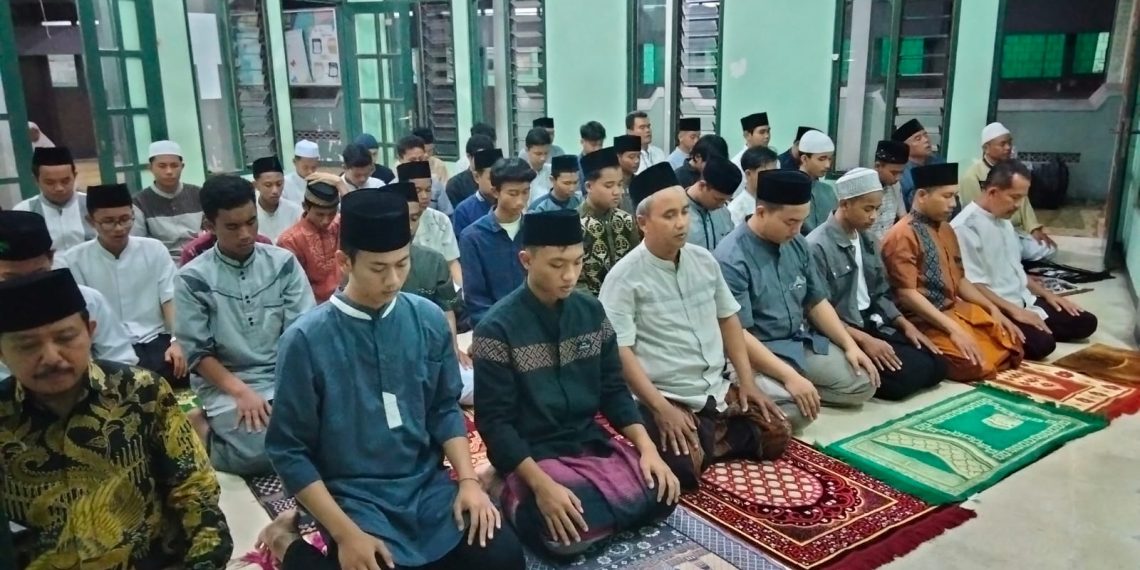 MAN 1 Sragen Ikhtiyar Gapai Lailatul Qodar Dengan Kegiatan Iktikaf