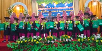 Pelepasan Siswa RA Insan Cendikia Sragen Berlangsung Khidmah dan Meriah