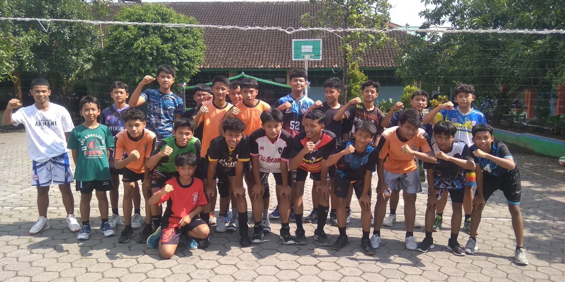 Asah Kemampuan, MTsN 8 Sragen Gelar Sparing Partner Bola Voli
