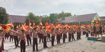 Pramuka MTsN 8 Sragen Gelar Latihan Semaphore