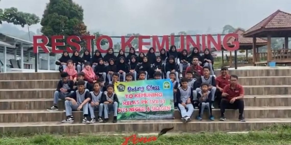Keceriaan Terpancar Saat Outing Class Siswa Program Khusus MTsN 8 Sragen