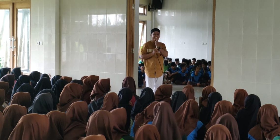 Gelar Pengajian Songsong Ramadan, MTs Negeri 2 Sragen Hadirkan Juru Kisah Indonesia
