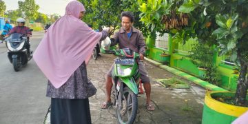 MTs Negeri 4 Sragen Galakkan Sedekah Jumat dengan Berbagi Sayuran Gratis