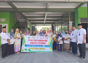 MAN 1 Sragen Adakan Pentasyarufan Zakat Fitrah Kepada Siswa Kurang Mampu dan Masyarakat