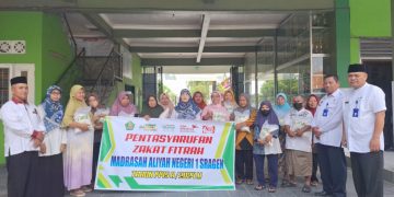 MAN 1 Sragen Adakan Pentasyarufan Zakat Fitrah Kepada Siswa Kurang Mampu dan Masyarakat