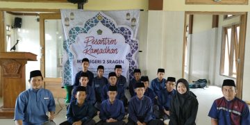 Duta Genre Kabupaten Sragen 2023 Pungkasi Pesantren Ramadan MTs Negeri 2 Sragen