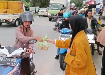 Berbagi Berkah di Bulan Ramadan MAN 3 Sragen Gelar Bagi Takjil dan Tarawih Keliling