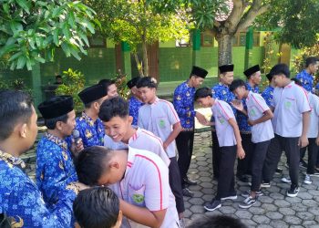Keceriaan Terpancar di Hari Pertama Masuk Madrasah Setelah Libur Lebaran