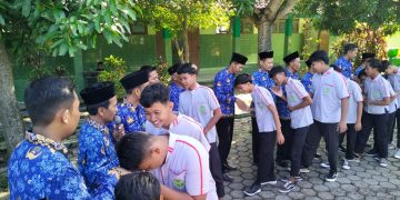 Keceriaan Terpancar di Hari Pertama Masuk Madrasah Setelah Libur Lebaran