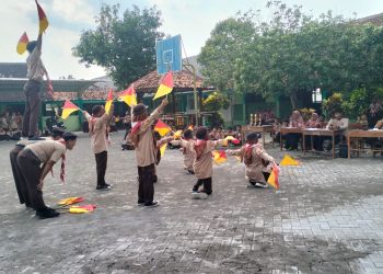 MTsN 8 Sragen Gelar Tugas Akhir Pramuka dan Lomba Simaphore