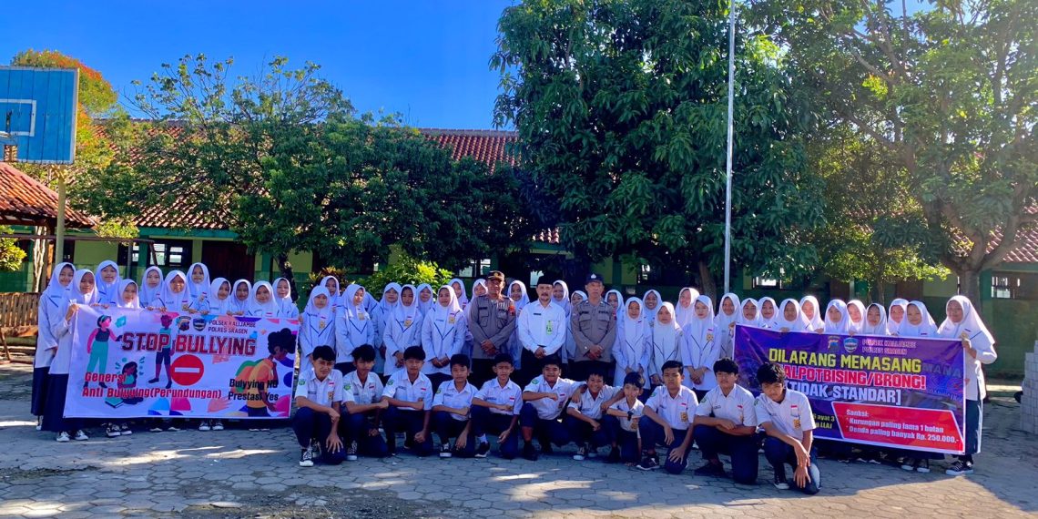 Kunjungi Madrasah, Polsek Kalijambe Berikan Sosialisasi  Anti Bullying dan Penggunaan Knalpot Standar