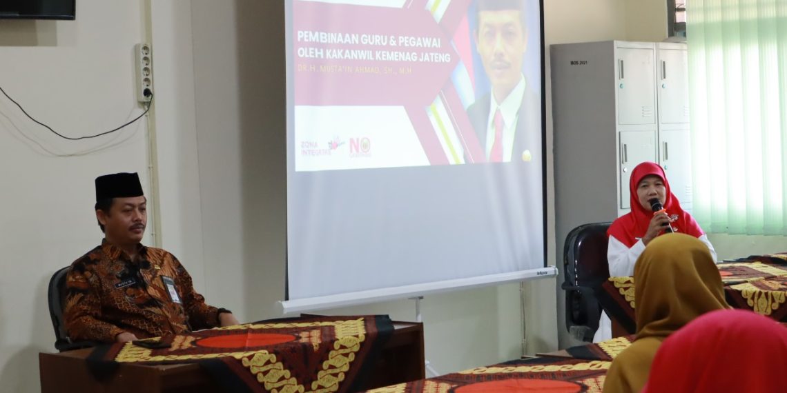 Jangan Lelah Agar Menjadi Berkah! Pesan Moral Kakanwil Kemenag Jateng Saat Pembinaan Guru dan Pegawai MAN 1 Sragen