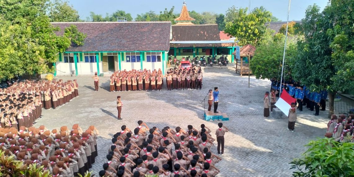 Upacara Peringatan Hari Lahir Pancasila di MTsN 8 Sragen Berlangsung dengan Khidmat