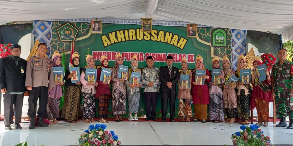 MTsN 8 Sragen Gelar Akhirussanah & Penyerahan Kembali Siswa Kelas IX
