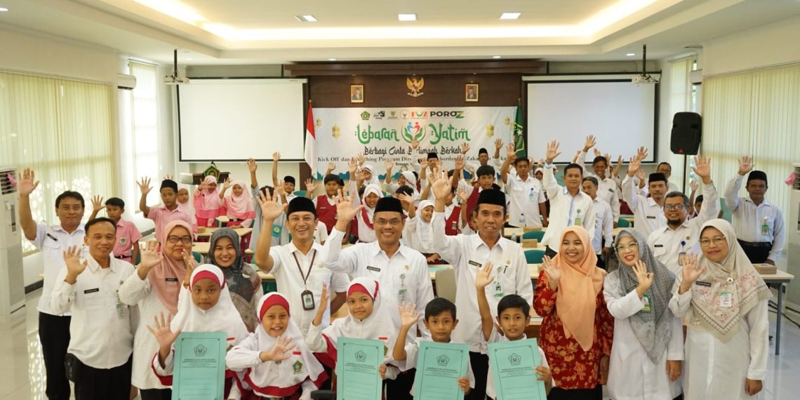 Kankemenag Sragen Berikan 216 Paket Santunan di Hari Lebaran Yatim