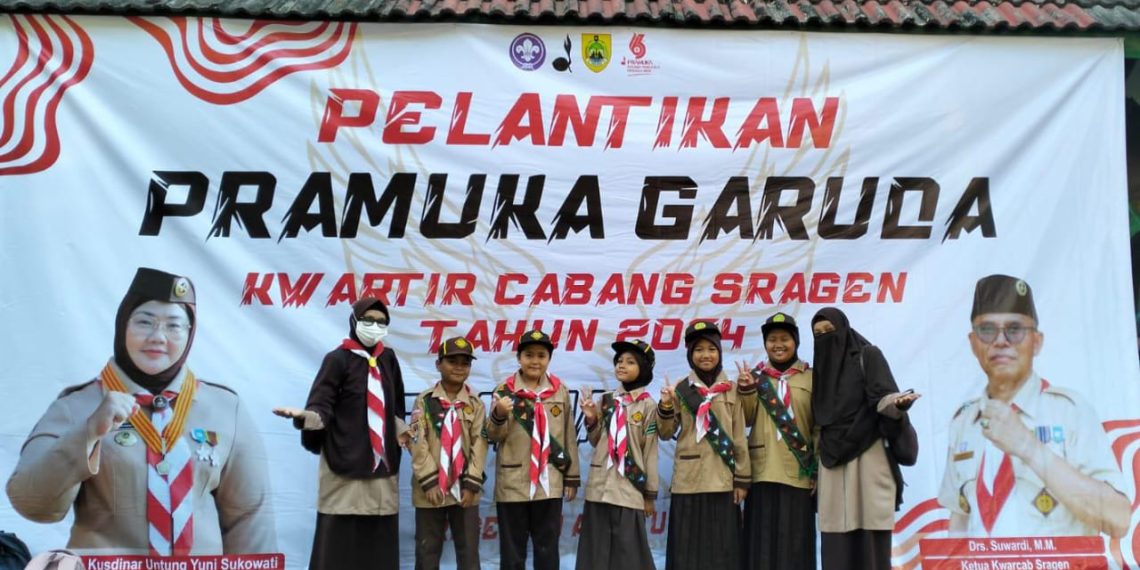 Siswa MIT Amanah Ngrampal Dilantik Sebagai Pramuka Garuda