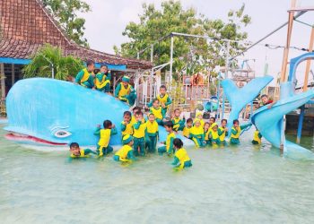 Gembira Bermain Air! Siswa RA Bakti Purworejo Gemolong Nikmati Serunya Waterboom