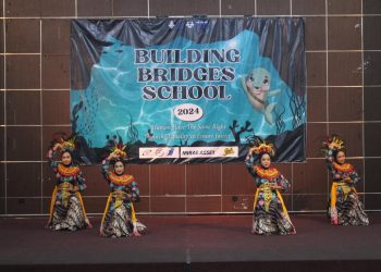 Tim Tari MTs N 6 Sragen Tampil pada Grand Opening Building Bridge School  UNS