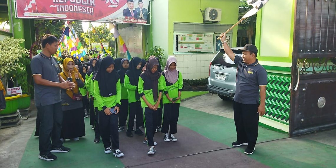 Jalan Sehat, Bazar dan Pertunjukan Seni Warnai Puncak Acara Milad MTsN 4 Sragen