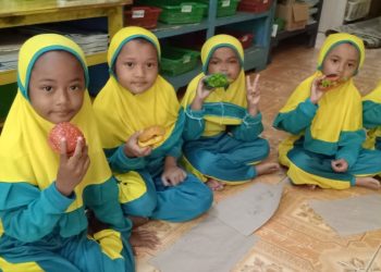 RA Bakti Purworejo Gelar Fun Cooking, Siswa Asyik Bikin Burger dan Jus Jambu