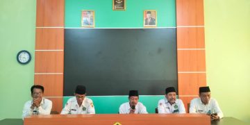 “Bekerjalah dengan Hati” Pesan Penting dalam Briefing Kepala Baru MTsN 8 Sragen