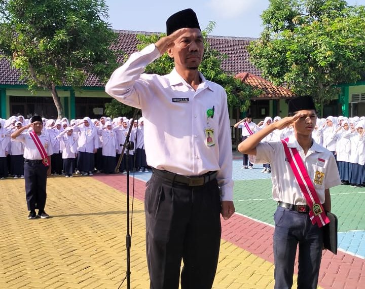 Peringati Hari Sumpah Pemuda, MTs N 8 Sragen Gelar Upacara Bendera