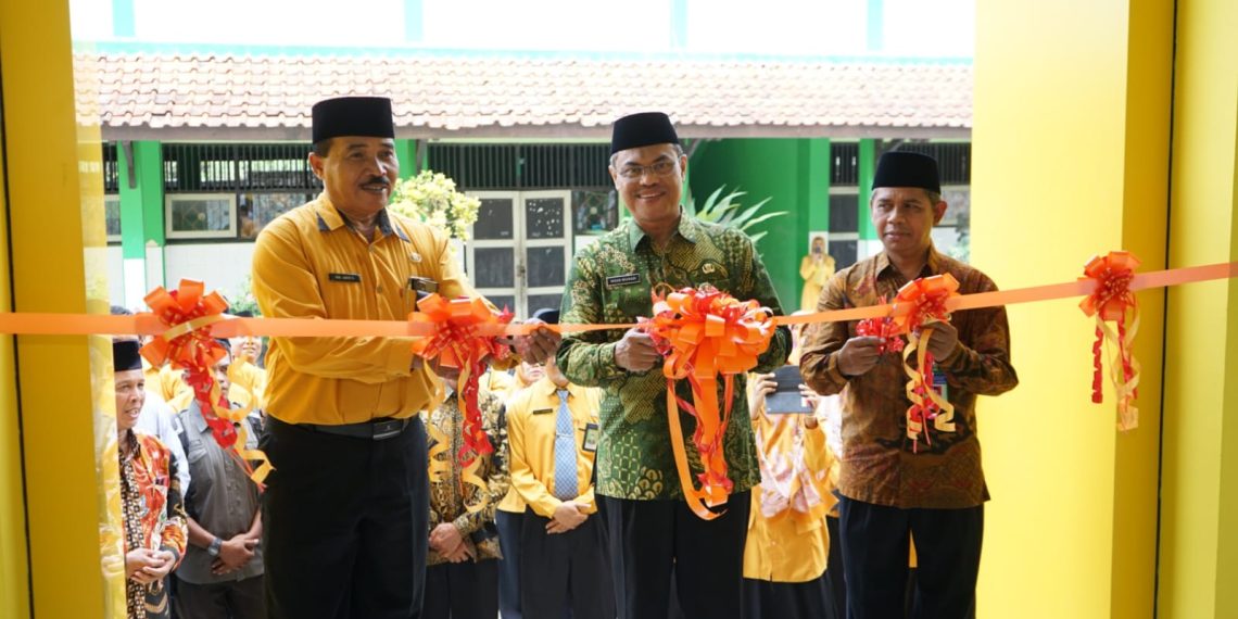 Resmikan RKB MTsN 2 Sragen, Kakankemenag Harap Jumat Kliwon Membawa Berkah Terhadap Gedung Baru