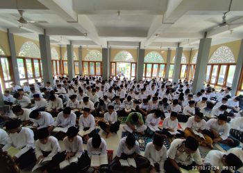 Tumpengan dan Khotmil Qur’an, Semarakkan Peringatan Hari Santri Nasional MTsN 1 Sragen Tahun 2024