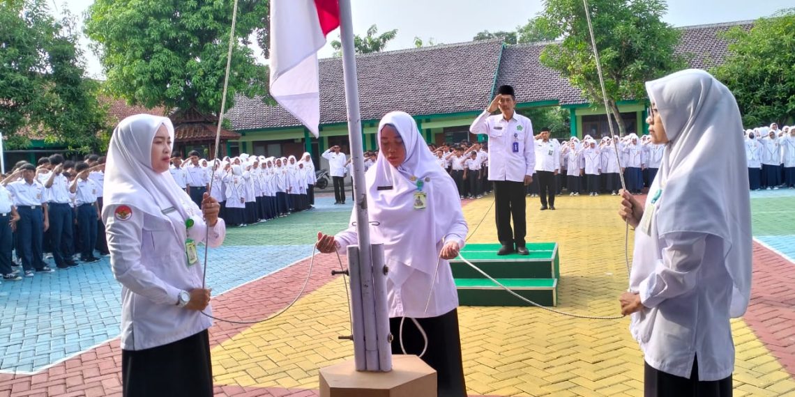 MTsN 8 Sragen Gelar Upacara HGN 2024
