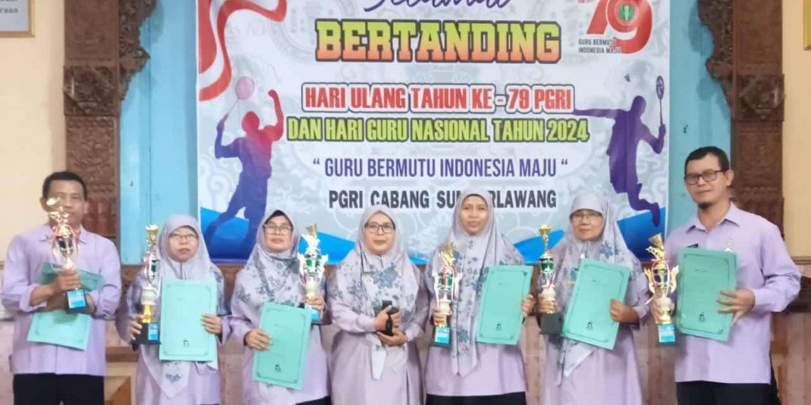 MTsN 3 Sragen Borong Piala Turnamen Badminton Hari PGRI Kecamatan Sumberlawang