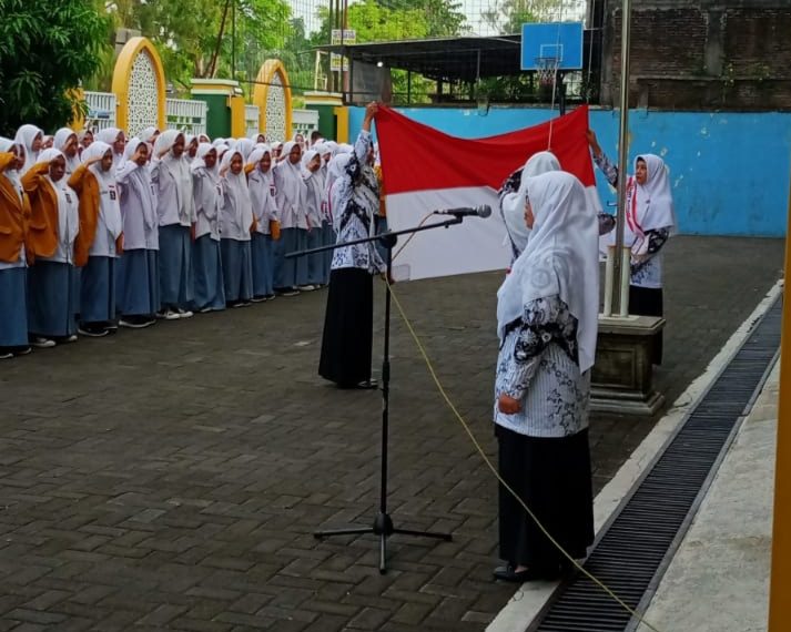 MAN 3 Sragen Gelar Rangkaian Acara Hari Guru dengan Penuh Khidmat dan Apresiasi