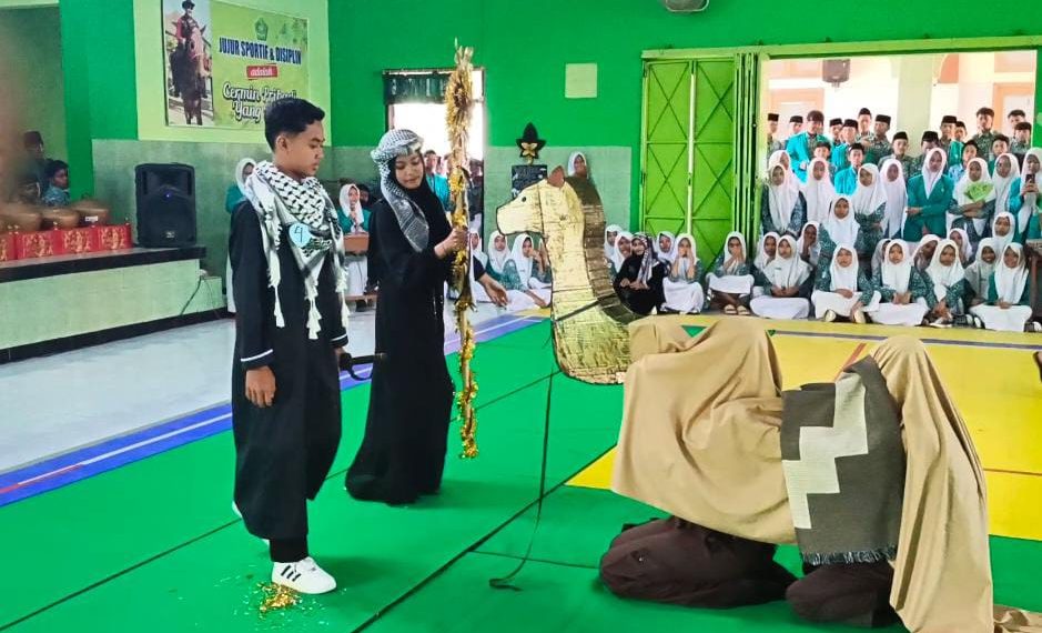 Fashion Show Busana Muslim dan Drama Warnai Lomba Antarkelas di Masa Jeda