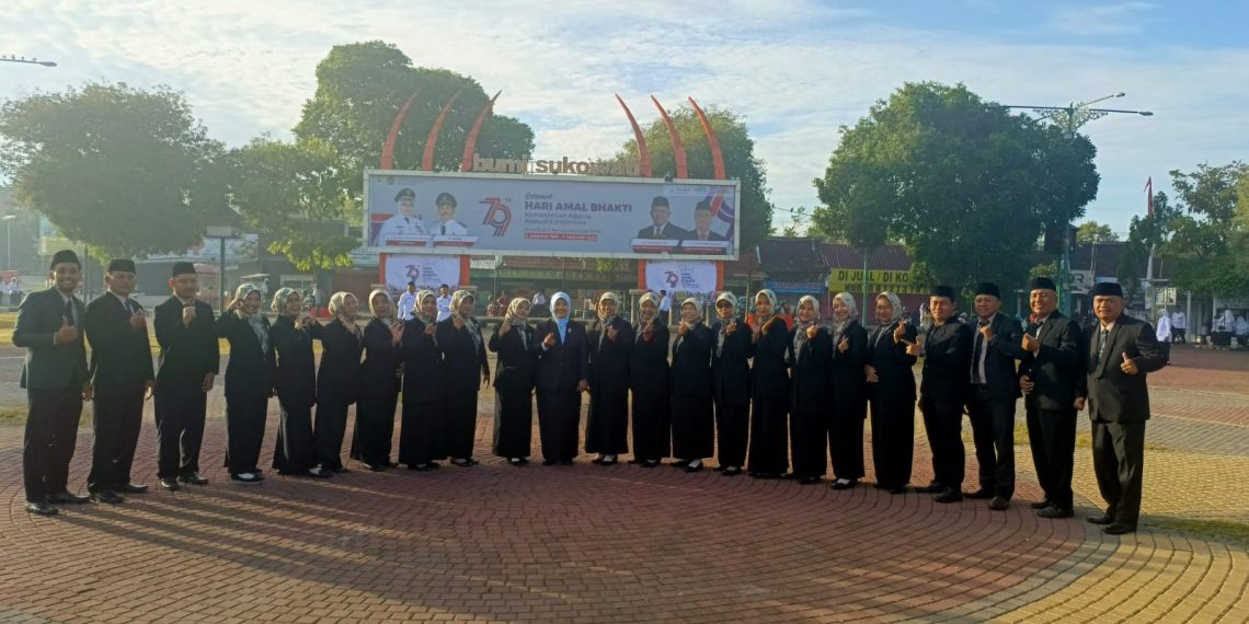 Tim Paduan Suara MAN 1 Sragen Semarakkan Upacara Hari Amal Bakti Kementerian Agama Ke-79
