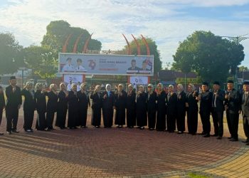 Tim Paduan Suara MAN 1 Sragen Semarakkan Upacara Hari Amal Bakti Kementerian Agama Ke-79