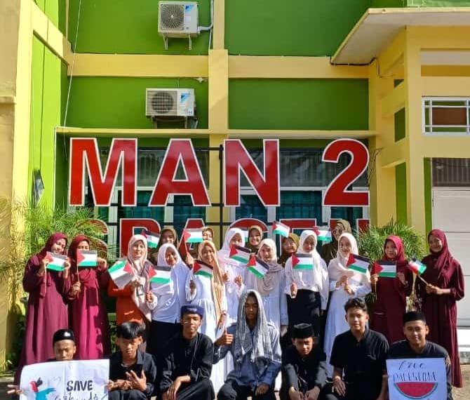 MAN 2 Sragen Peringati Isra’ Mi’raj 1446 H dengan Semangat Keislaman dan Solidaritas Palestina