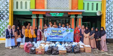 Rayakan Ulang Tahun di Bulan Ramadhan, MAN 3 Sragen Gelar Takjil On The Road