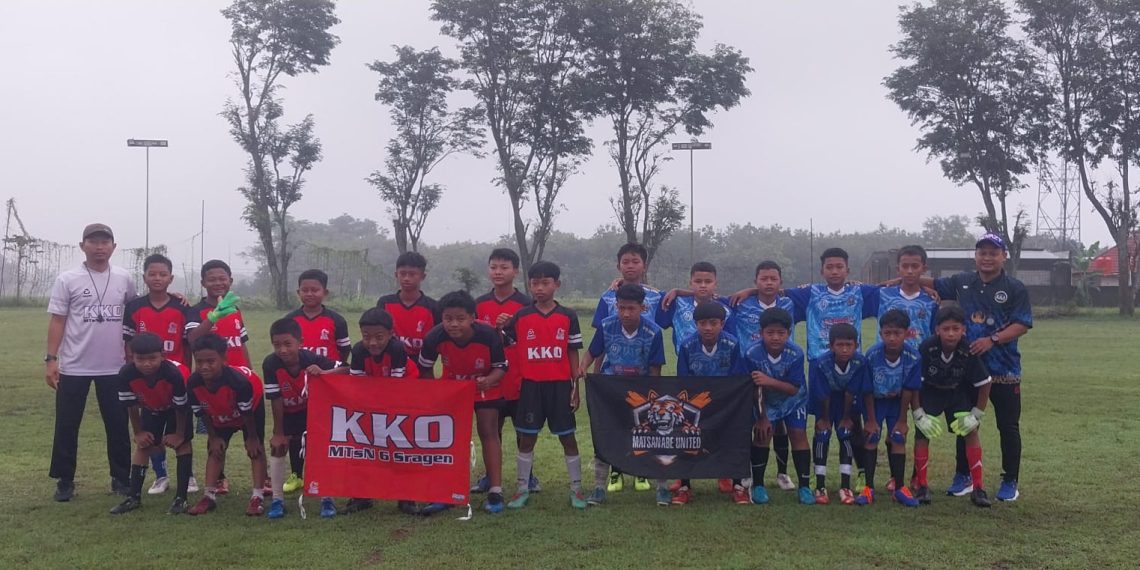 Uji Mental Tanding, Matsanabe Gelar Sparing Sepak Bola dengan KKO MTsN 6 Sragen