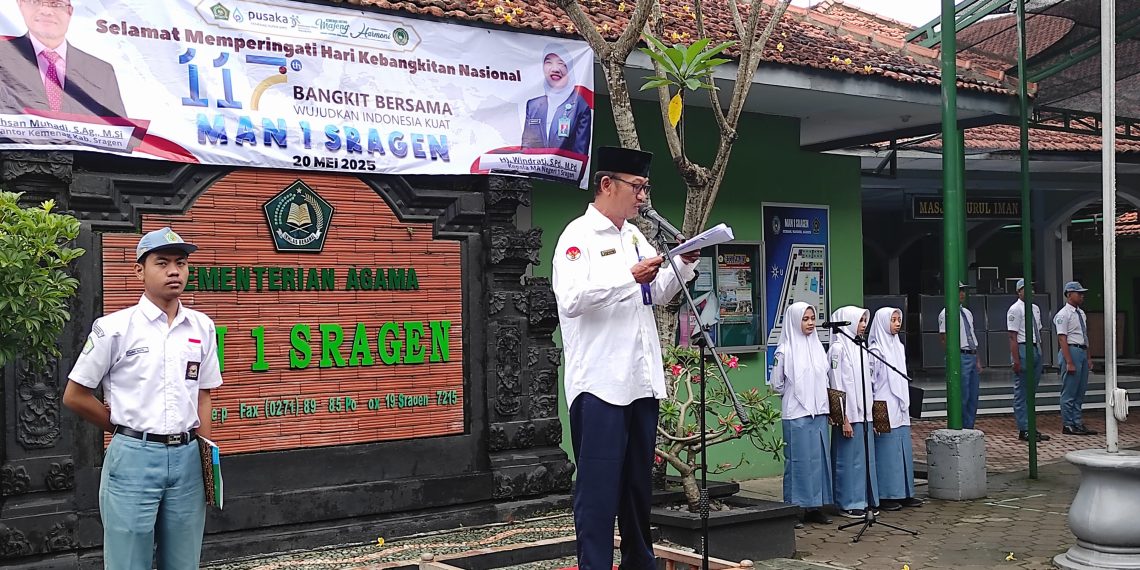 MAN 1 Sragen Gelar Upacara Hari Kebangkitan Nasional ke-117: Momentum Memperkuat Semangat Persatuan dan Nasionalisme