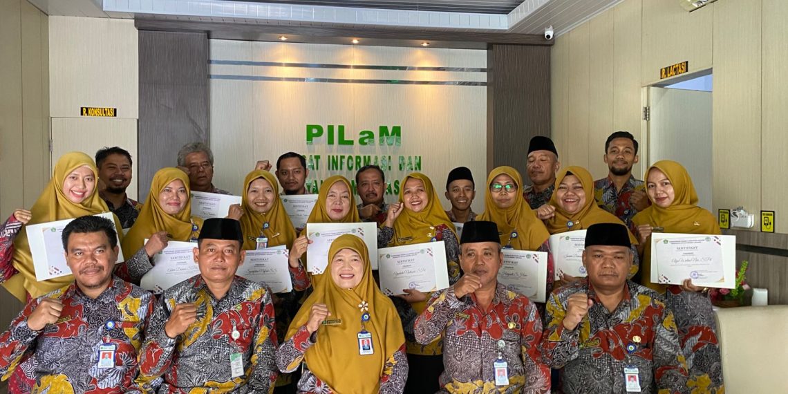 Berikan Reward Kepada Guru Madrasah, Kepala MAN 1 Sragen Harap Semua Guru Tingkatkan Kinerja dalam Melaksanakan Tugas