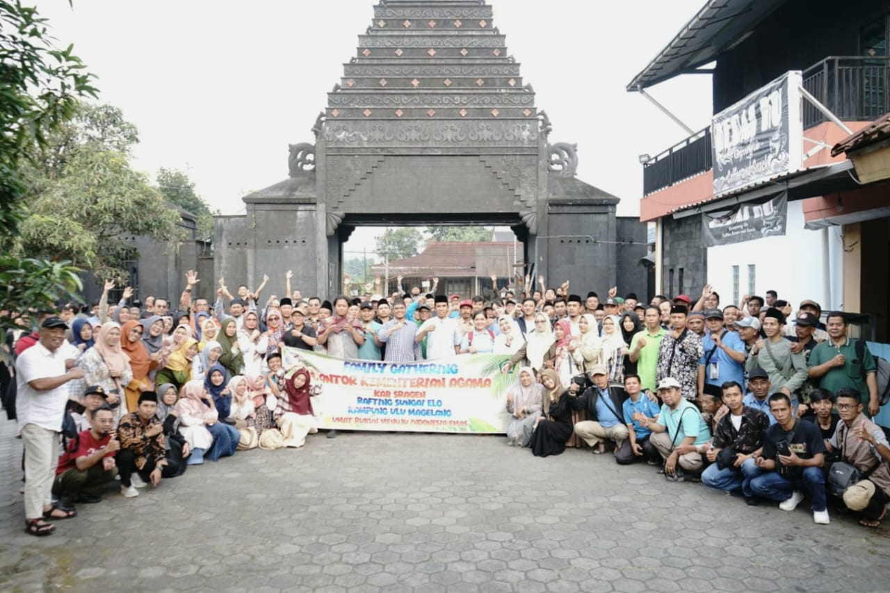 Perkuat Soliditas, KUA se-Kabupaten Sragen Ikuti Pembinaan dan Family Gathering di Sungai Elo
