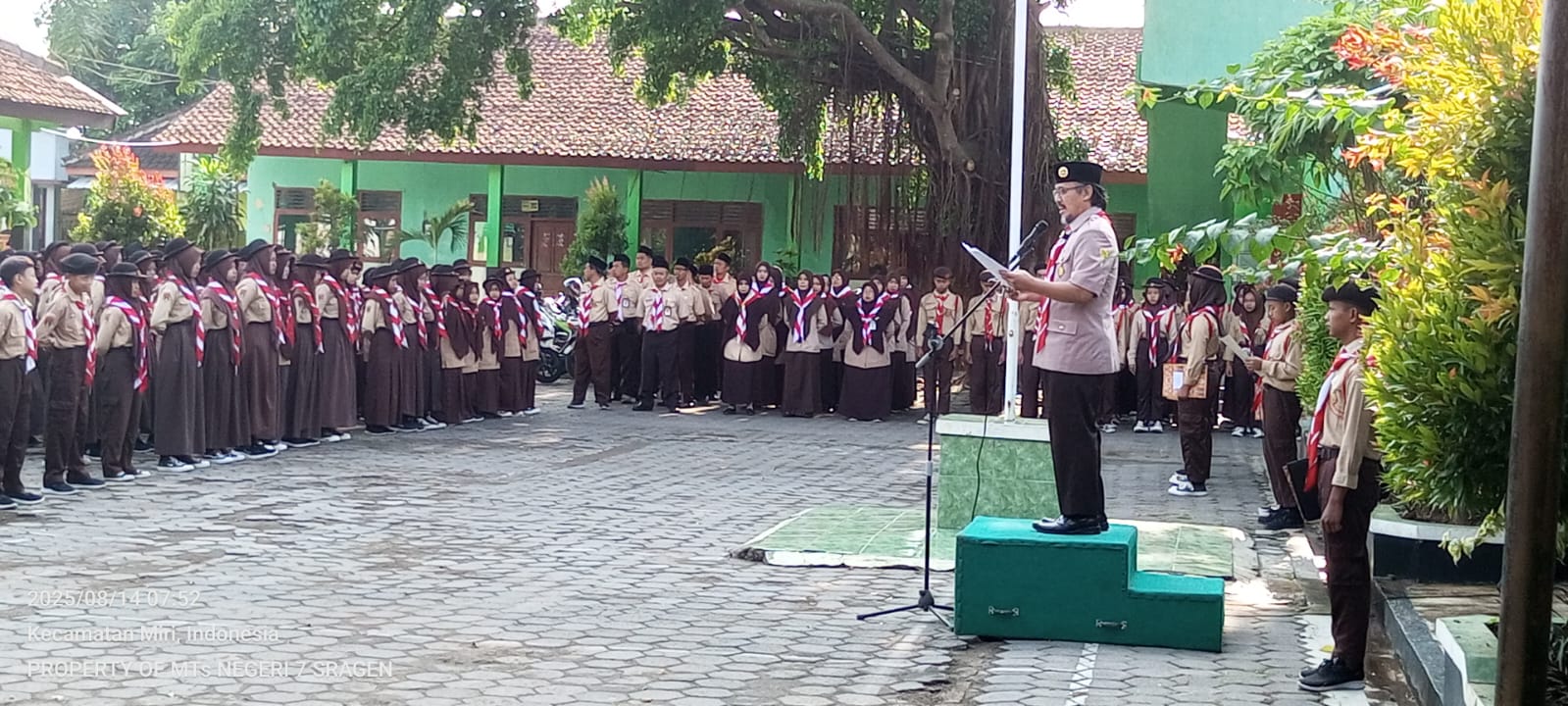 Upacara Hari Pramuka ke-64: MTs N 7 Sragen Siap Kolaborasi Wujudkan Ketahanan Bangsa