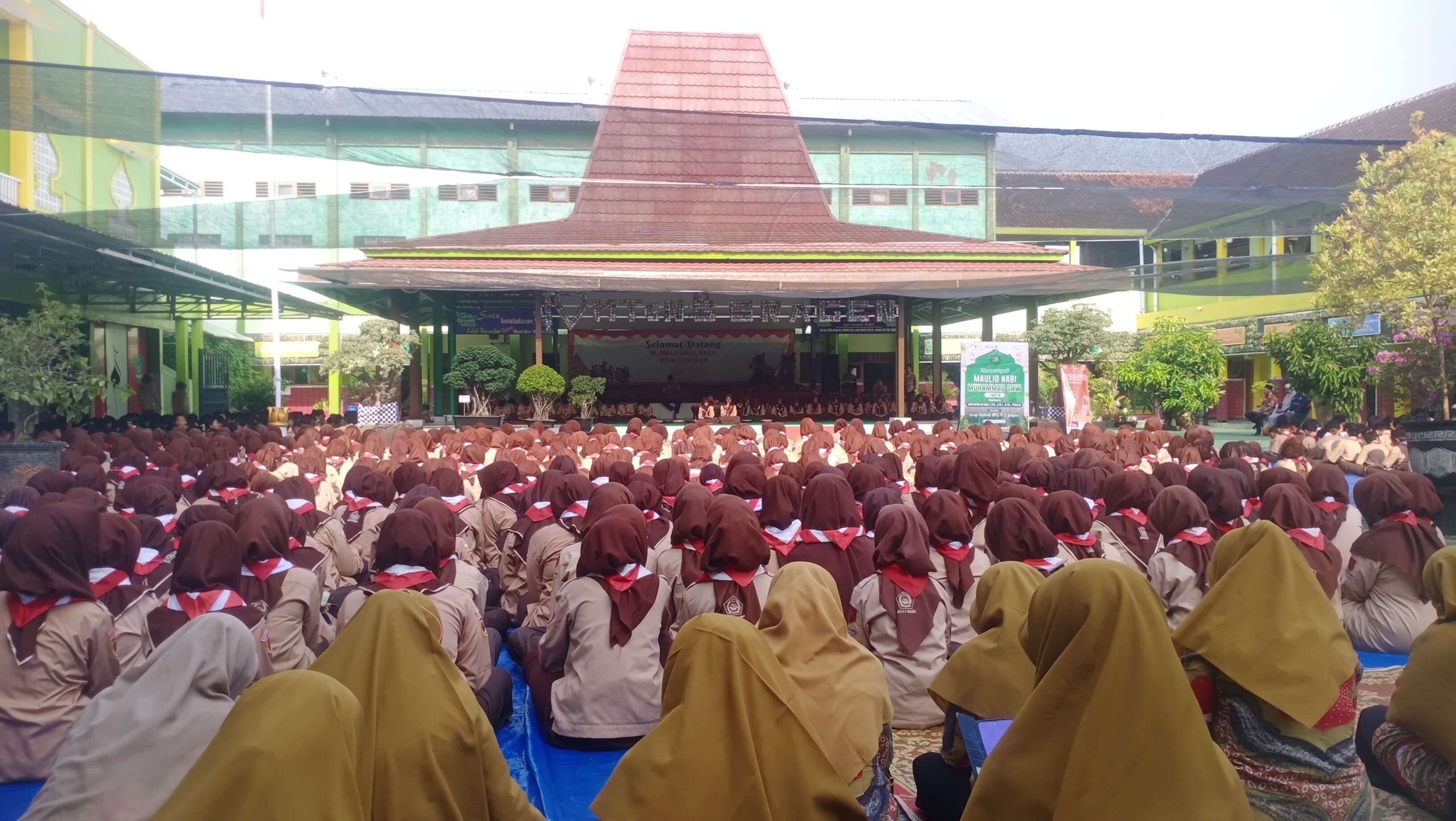 “Allahumma Sholli ‘Ala Sayyidina Muhammad…” MTsN 5 Sragen Semarakkan Maulid dengan Penuh Cinta