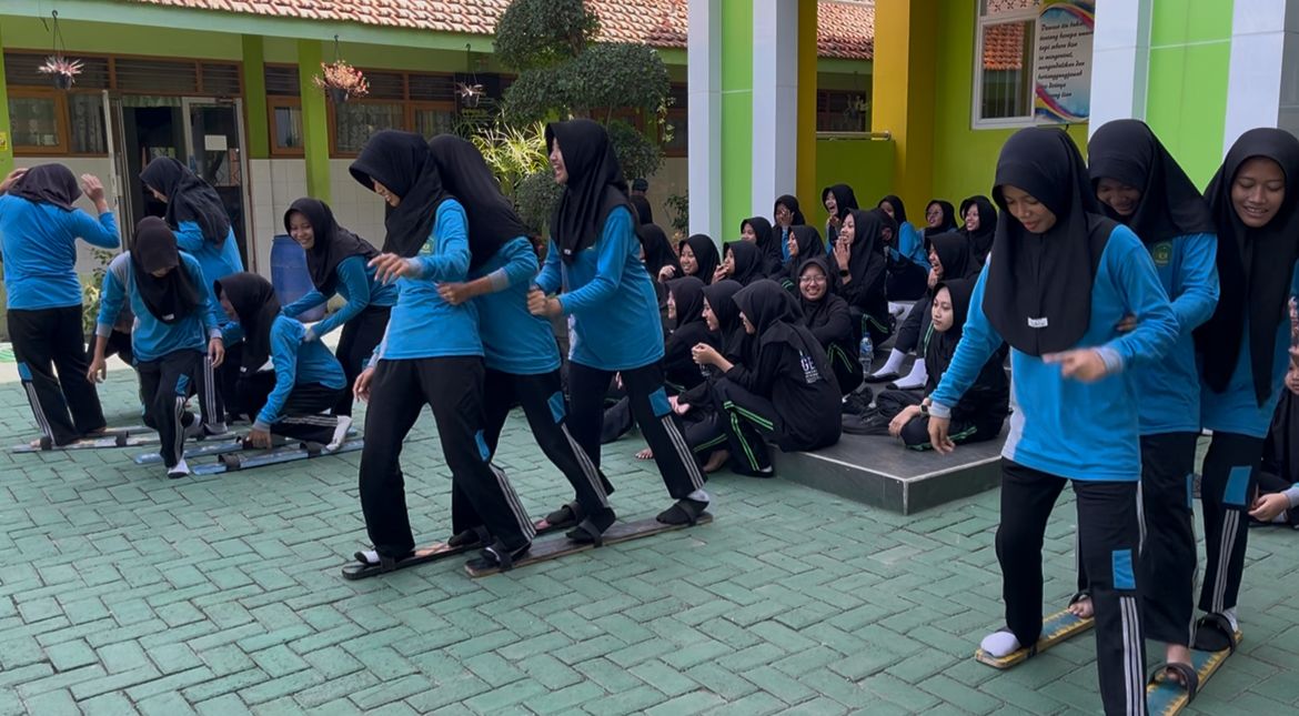 Gembira, Lincah, Lestari: MTsN 5 Sragen Rayakan Harornas dengan Permainan Rakyat