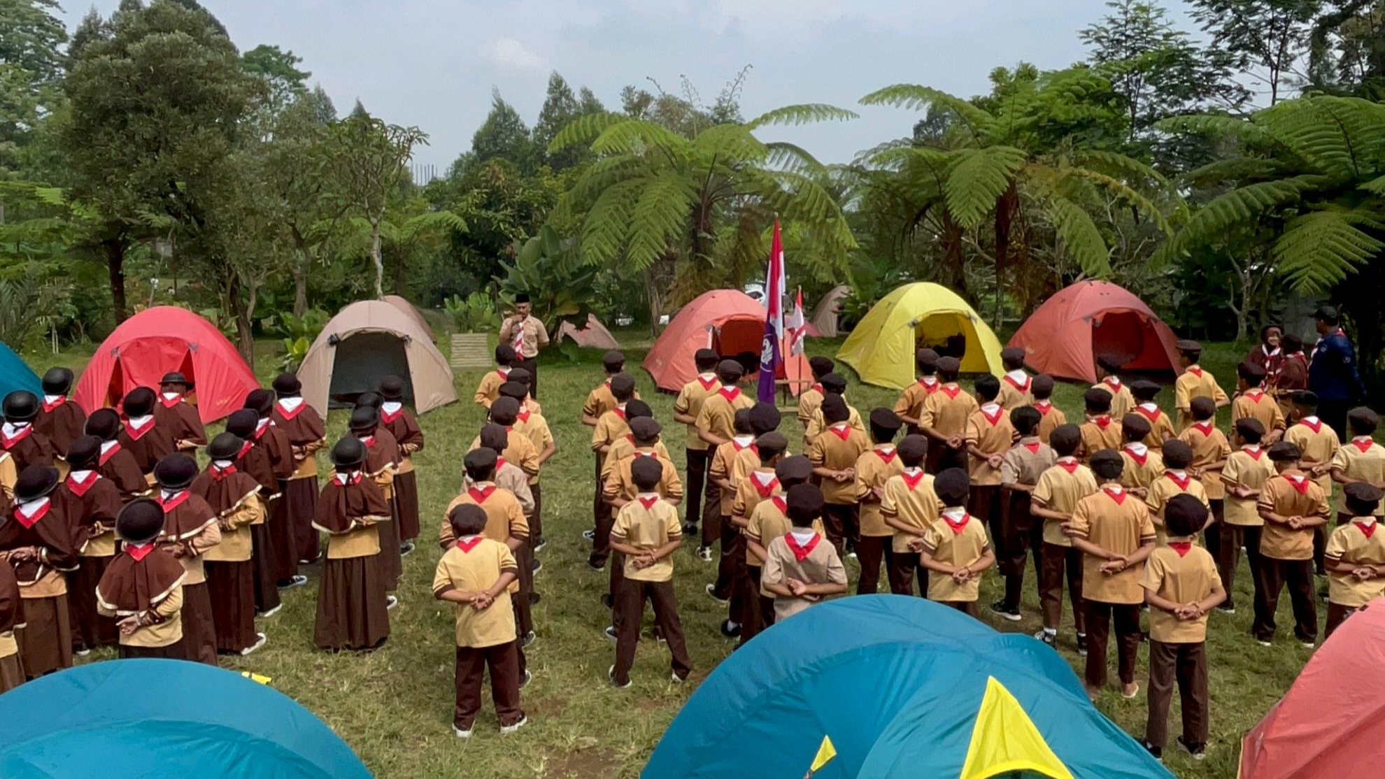MIN 8 Sragen Gelar Kemah Seru di Watu Gambir Park