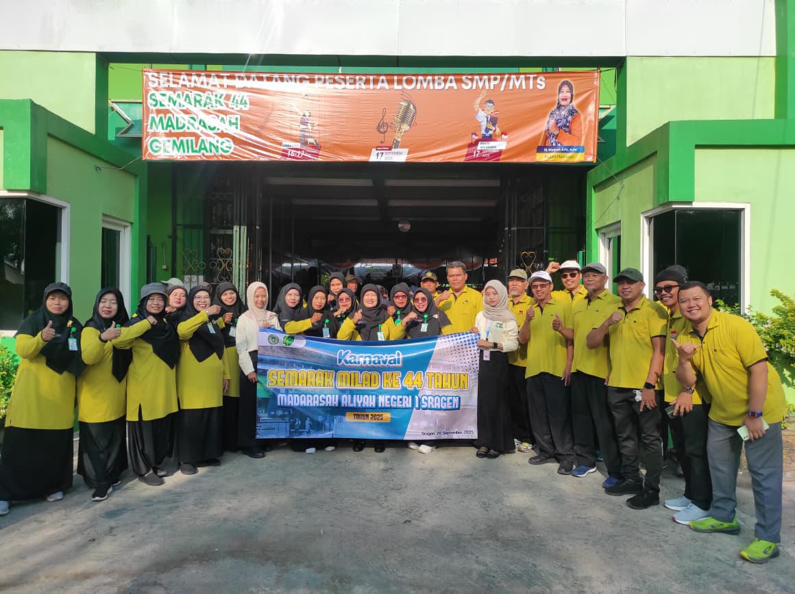 Semarak Karnaval Milad ke-44, Siswa MAN 1 Sragen Tampil Kreatif dengan Kostum Tematik