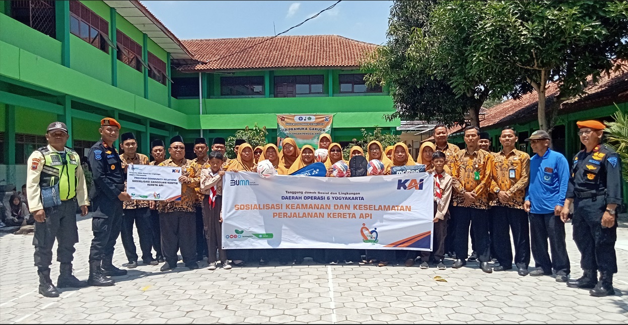 Dekat Rel, Dekat Keselamatan: Siswa MTsN 6 Sragen dapat Edukasi ‘BERTEMAN’ dari PT KAI