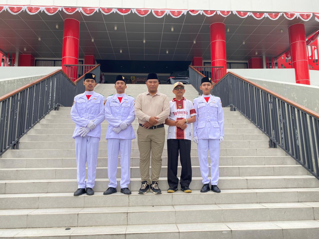 Lima Siswa MAN 1 Sragen Jadi Petugas Upacara Hari Sumpah Pemuda di Kantor Terpadu Pemkab Sragen