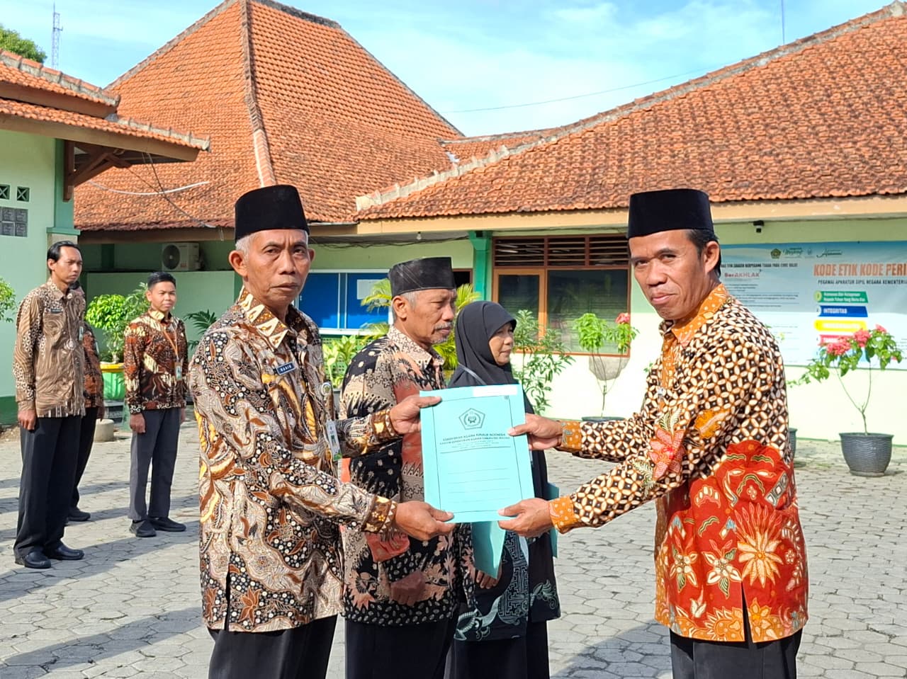 Pengabdian Berpuluh Tahun, 3 ASN Kemenag Sragen Resmi Purna Tugas