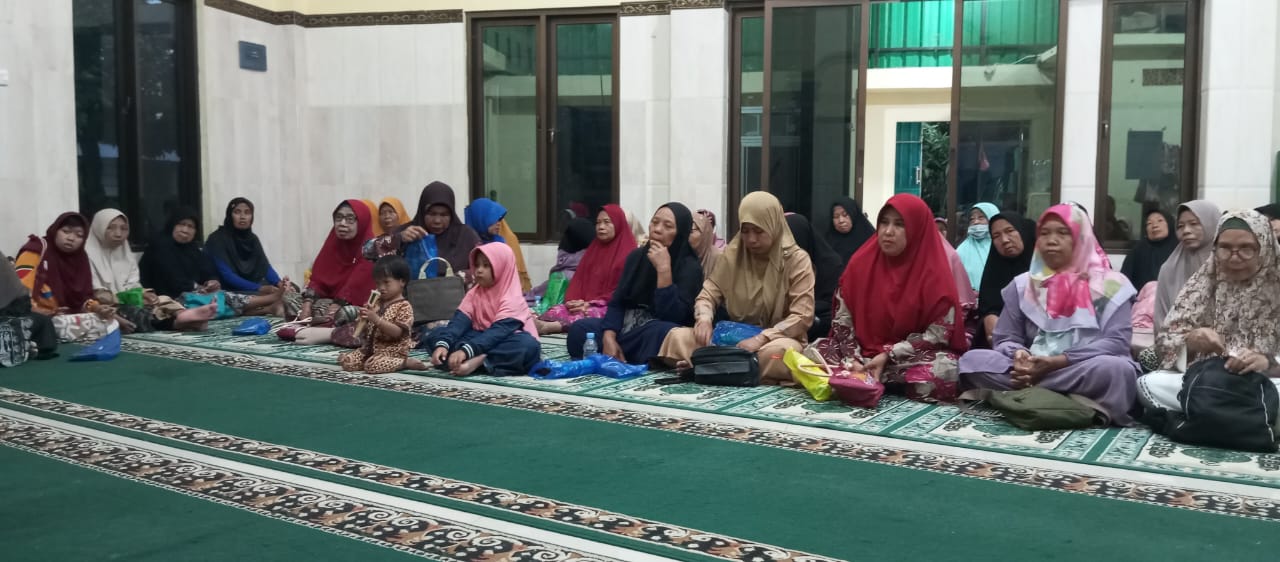 Menebar Cinta di Sekitar Kita, Penyuluh KUA Sragen Ajak Jamaah Peduli Tetangga